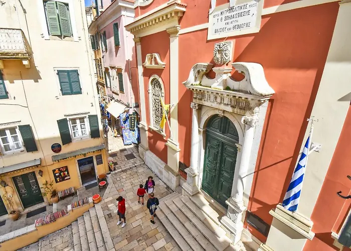Mitropolis Old Town شقة *